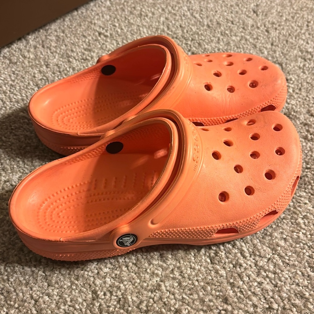 Gently used crocs women’s 8 men’s 6